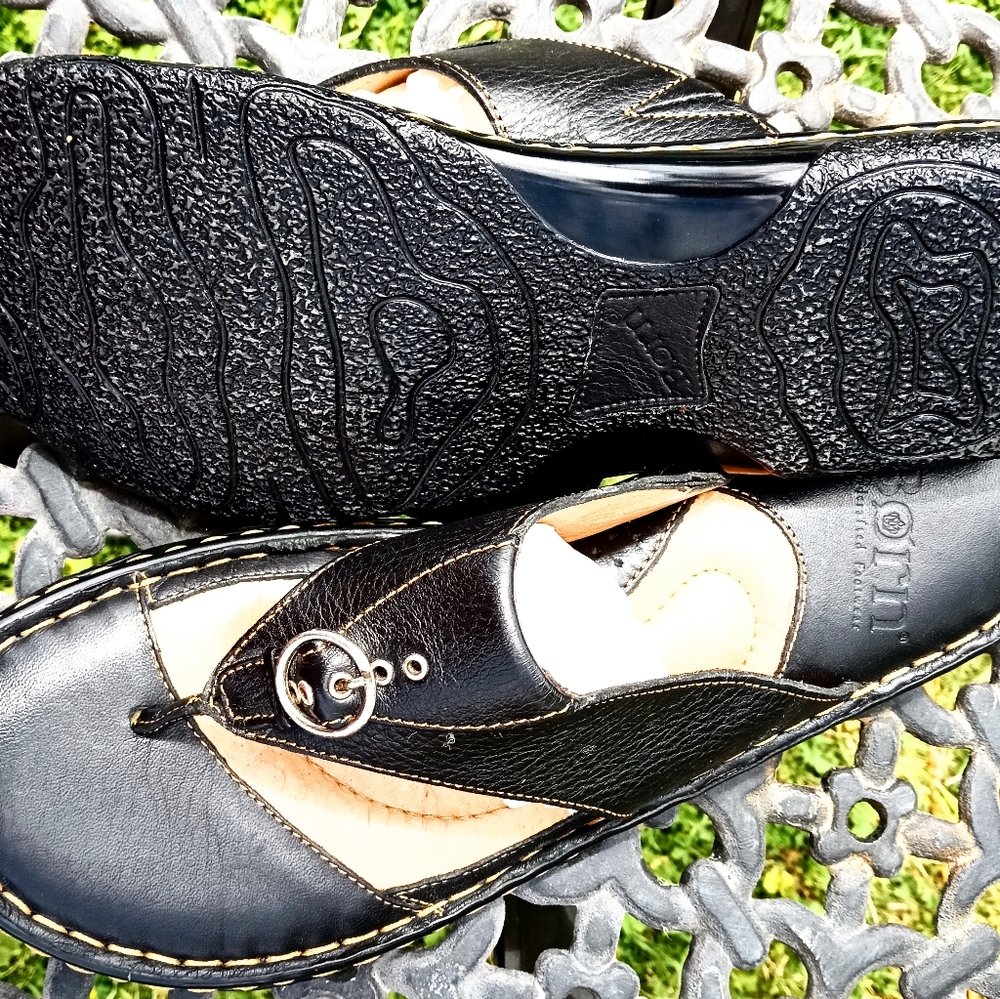 Born sandals size 9w